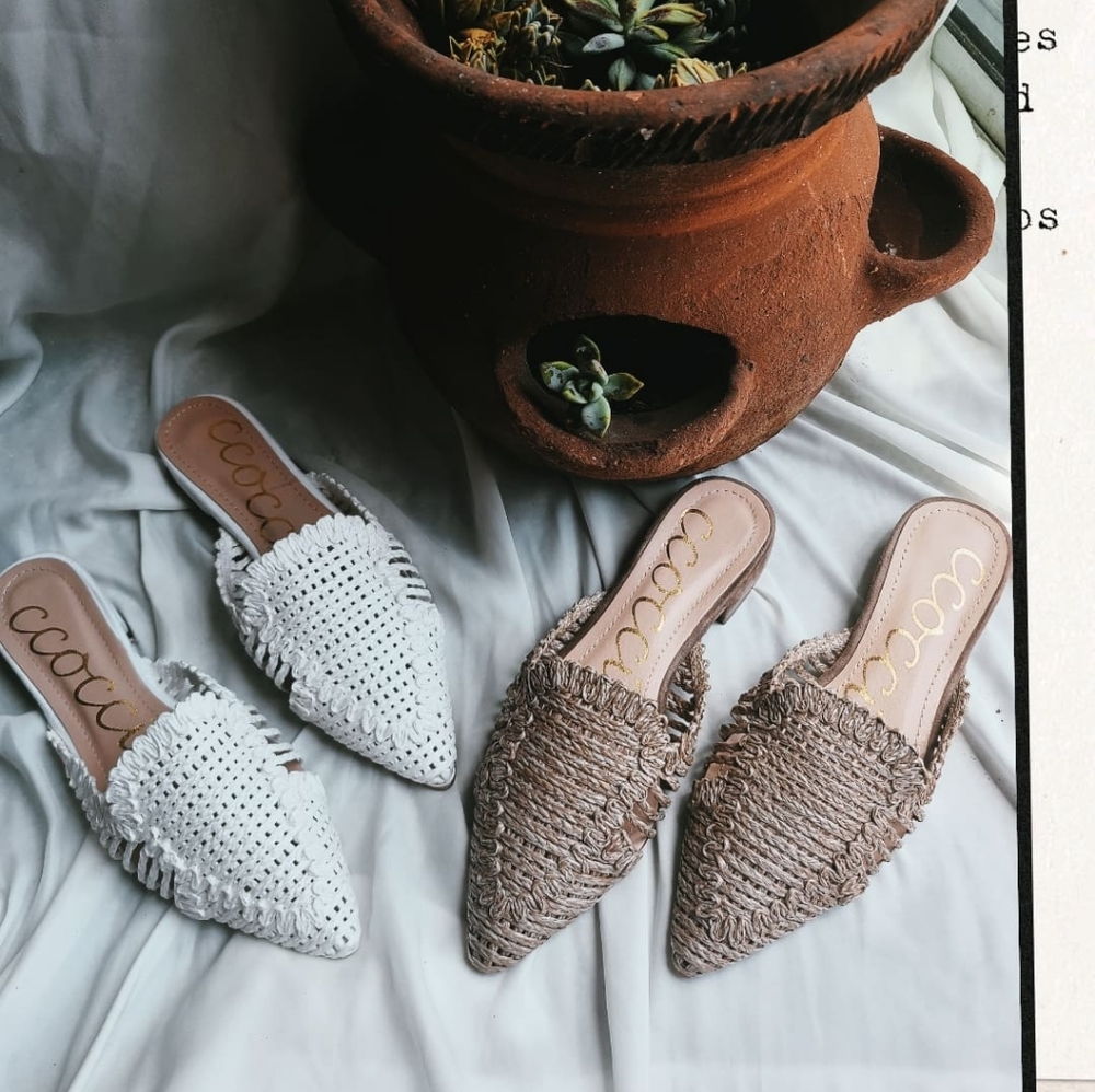 🚨LAST PAIR// Taupe canvas Flats - Picture 7 of 9